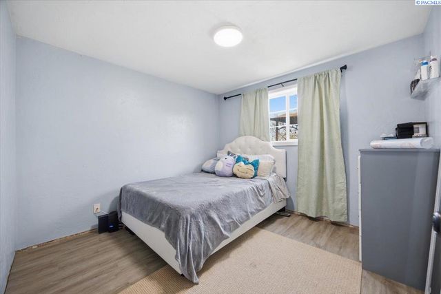 1515 N 17th Ave, Pasco, WA 99301