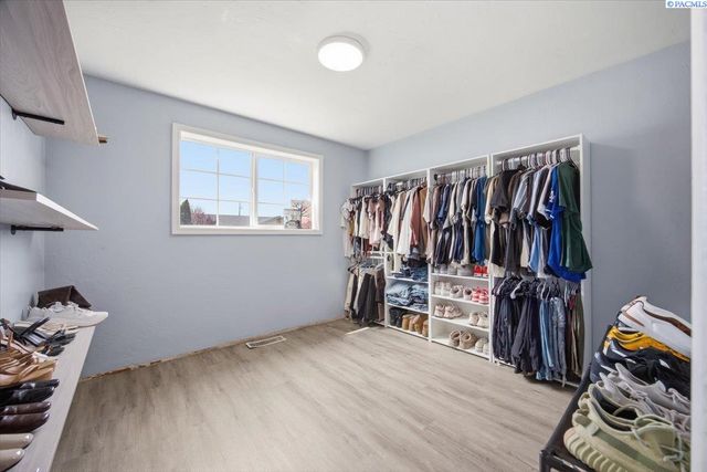 1515 N 17th Ave, Pasco, WA 99301