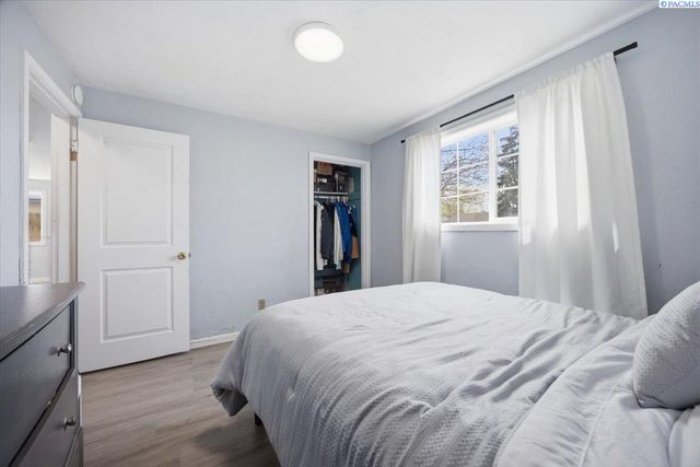 1515 N 17th Ave, Pasco, WA 99301