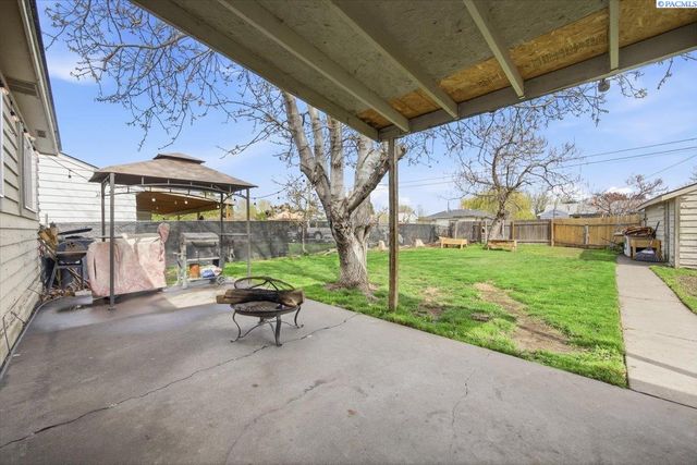 1515 N 17th Ave, Pasco, WA 99301