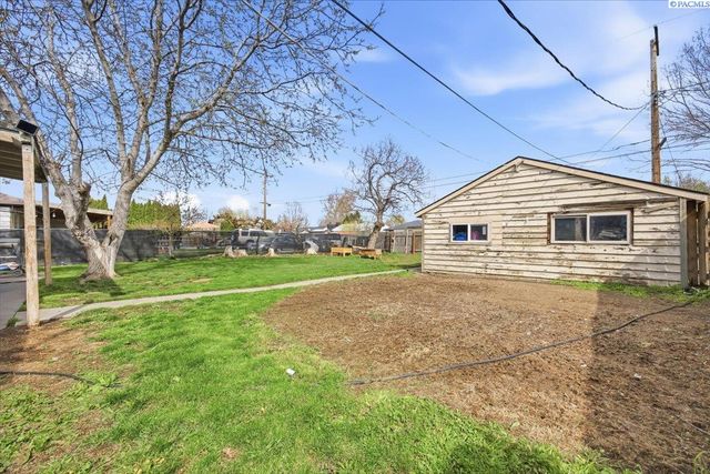 1515 N 17th Ave, Pasco, WA 99301