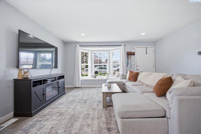 1515 N 17th Ave, Pasco, WA 99301