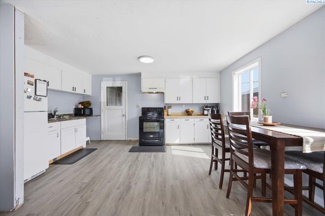 1515 N 17th Ave, Pasco, WA 99301