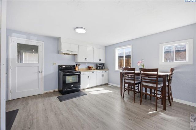 1515 N 17th Ave, Pasco, WA 99301