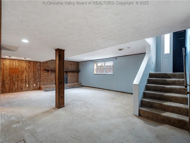 821 Wilderness Drive, Charleston, WV 25312