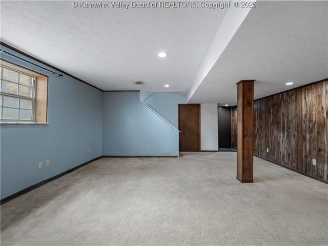 821 Wilderness Drive, Charleston, WV 25312