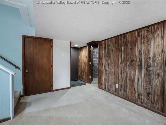 821 Wilderness Drive, Charleston, WV 25312