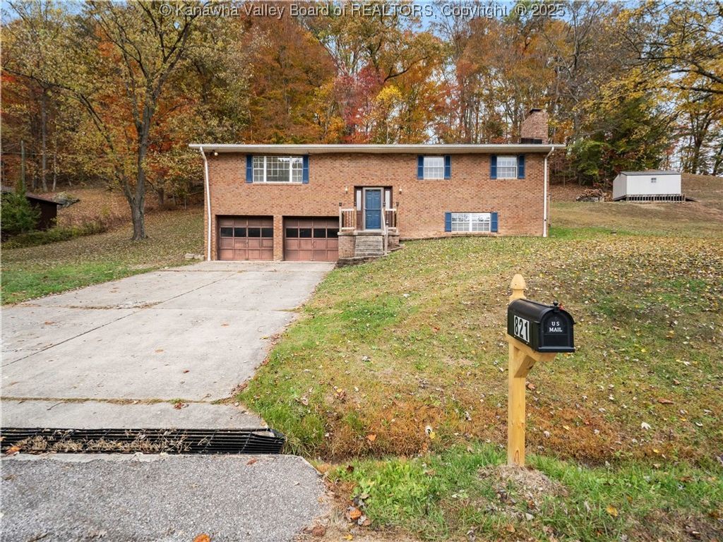 821 Wilderness Drive, Charleston, WV 25312