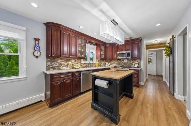 1 JARVAIS TERRACE, Clark Twp., NJ 07066