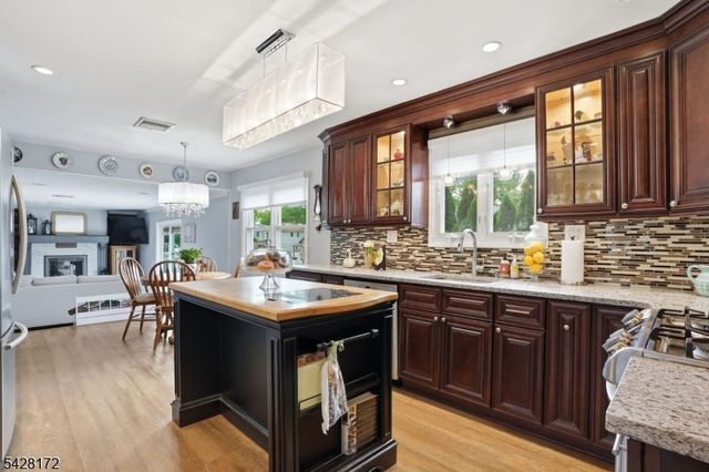 1 JARVAIS TERRACE, Clark Twp., NJ 07066