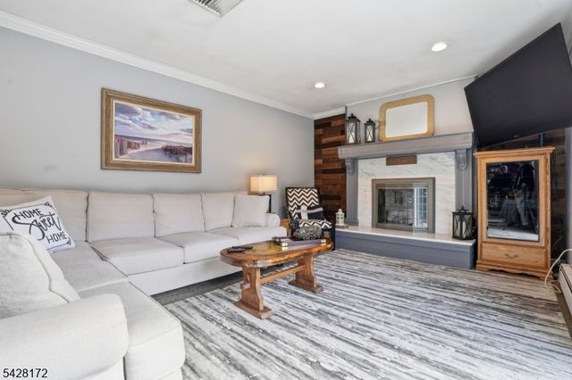 1 JARVAIS TERRACE, Clark Twp., NJ 07066