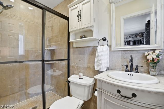 1 JARVAIS TERRACE, Clark Twp., NJ 07066