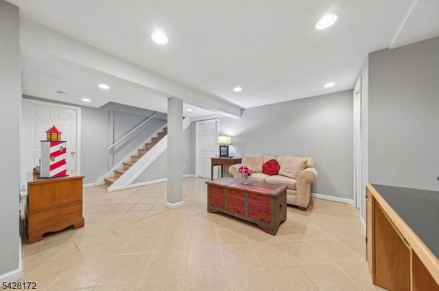 1 JARVAIS TERRACE, Clark Twp., NJ 07066