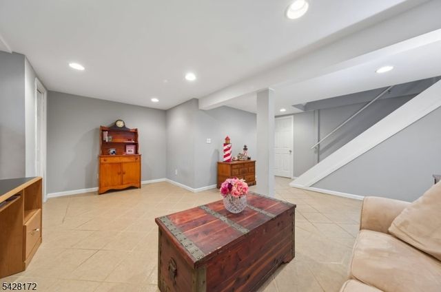 1 JARVAIS TERRACE, Clark Twp., NJ 07066