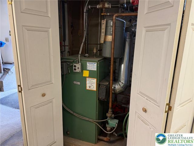 206 South Main, Nazareth Boro, PA 18064