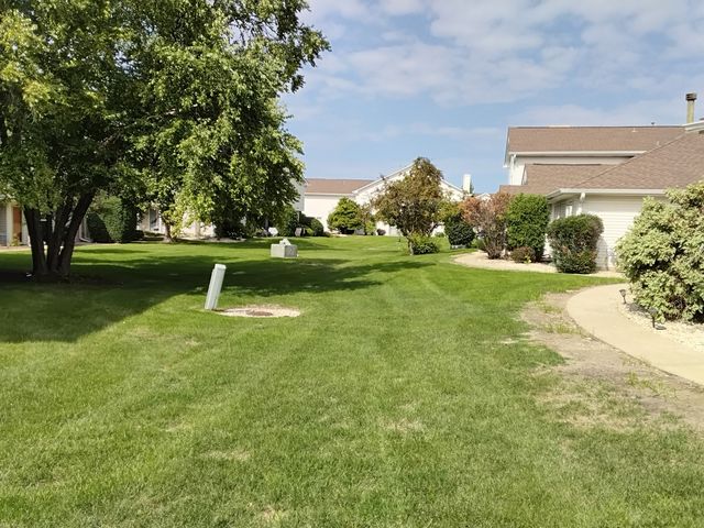 12248 Fairway Circle B, Blue Island, IL 60406