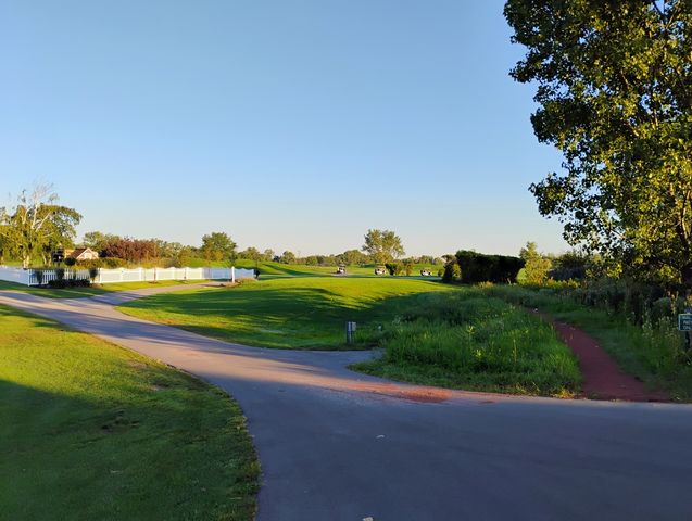 12248 Fairway Circle B, Blue Island, IL 60406