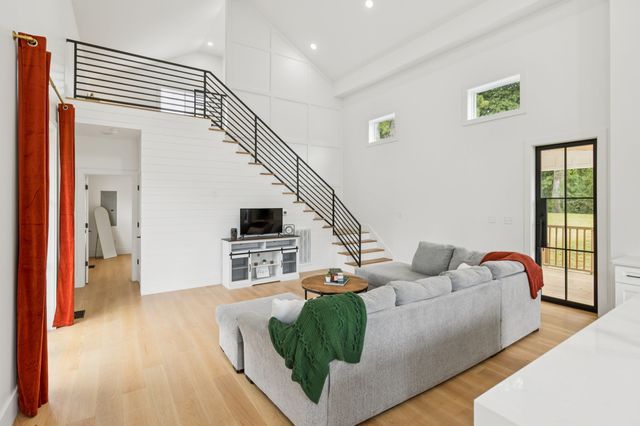 98 Caldwell Drive, Columbia, TN 38401