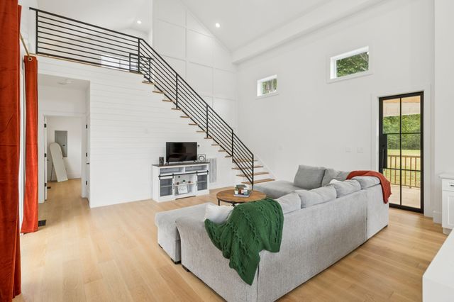 98 Caldwell Drive, Columbia, TN 38401