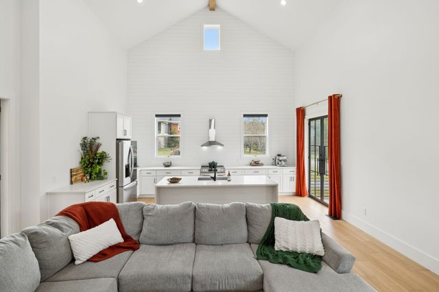 98 Caldwell Drive, Columbia, TN 38401