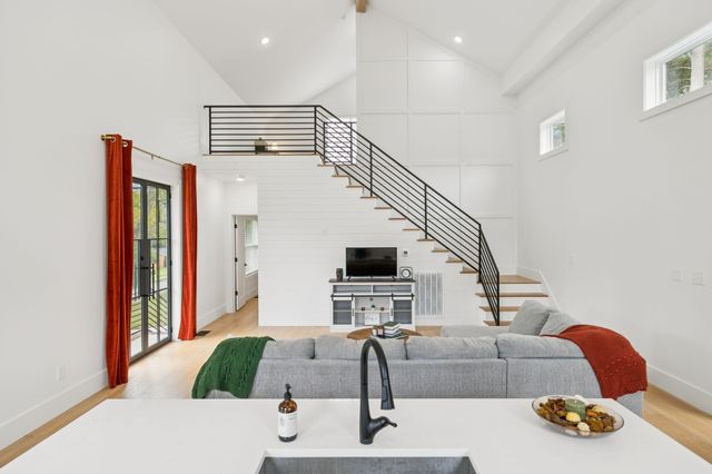 98 Caldwell Drive, Columbia, TN 38401