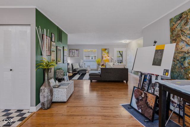 5240 Vinewood Court, Columbus, IN 47203