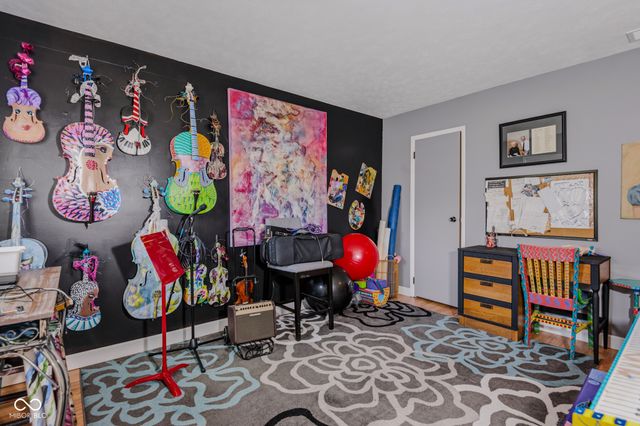 5240 Vinewood Court, Columbus, IN 47203