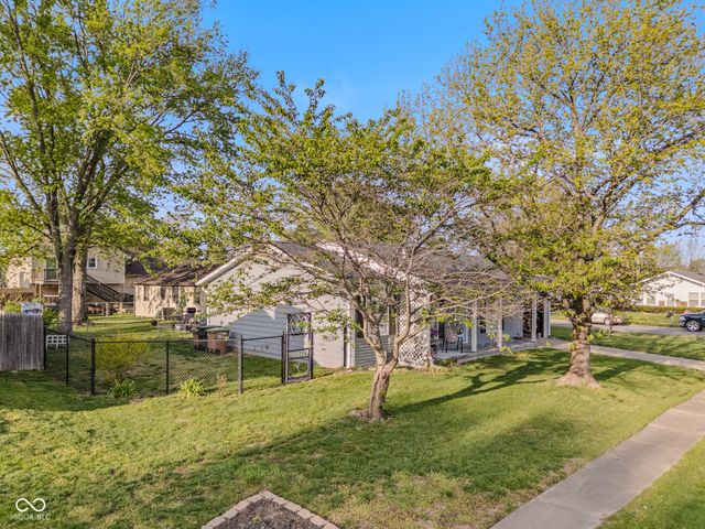 5240 Vinewood Court, Columbus, IN 47203