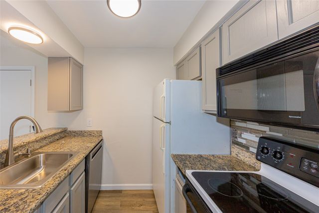 7621 Mccallum Boulevard 210, Dallas, TX 75252