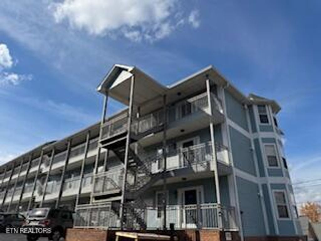 1619 Queen Anne Way, Knoxville, TN 37916