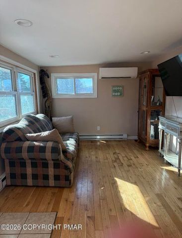 1564 Spruce Street, Stroudsburg, PA 18360