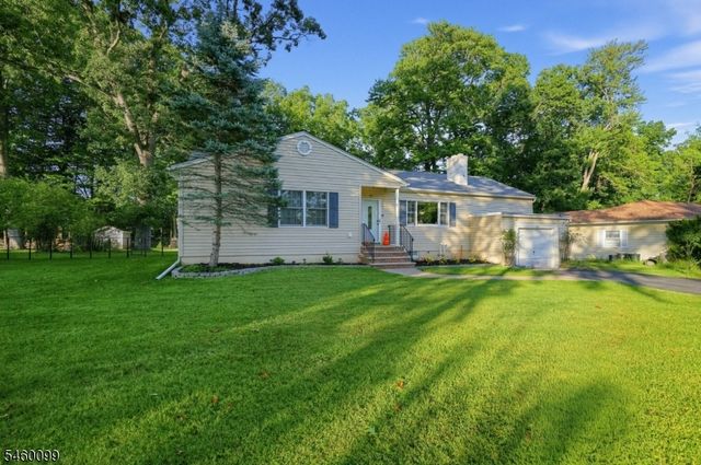 22 Dartford Rd, Parsippany-troy Hills Twp., NJ 07950