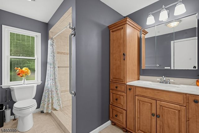 22 Dartford Rd, Parsippany-troy Hills Twp., NJ 07950