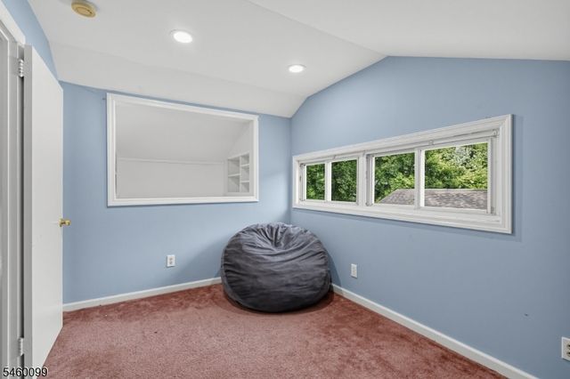 22 Dartford Rd, Parsippany-troy Hills Twp., NJ 07950