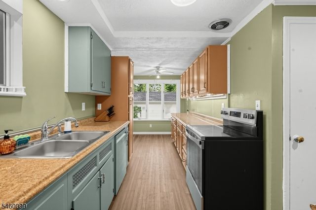 22 Dartford Rd, Parsippany-troy Hills Twp., NJ 07950