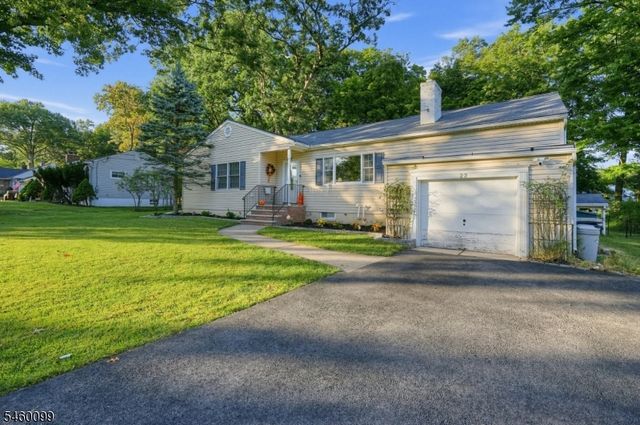 22 Dartford Rd, Parsippany-troy Hills Twp., NJ 07950