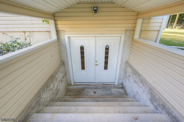 22 Dartford Rd, Parsippany-troy Hills Twp., NJ 07950