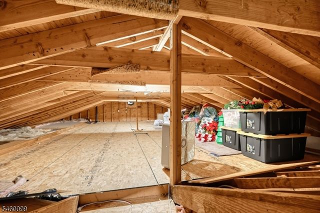 22 Dartford Rd, Parsippany-troy Hills Twp., NJ 07950