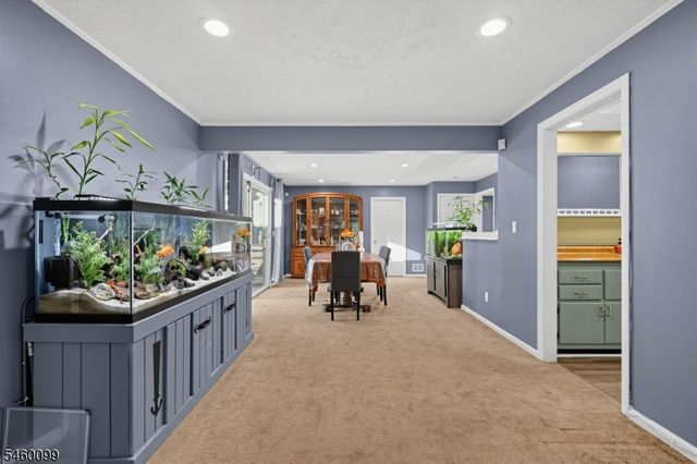 22 Dartford Rd, Parsippany-troy Hills Twp., NJ 07950