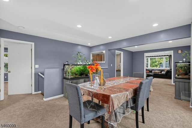 22 Dartford Rd, Parsippany-troy Hills Twp., NJ 07950