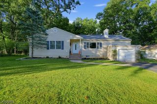 22 Dartford Rd, Parsippany-troy Hills Twp., NJ 07950