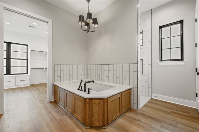 5439 Woodland Park Drive, College Station, TX 77845