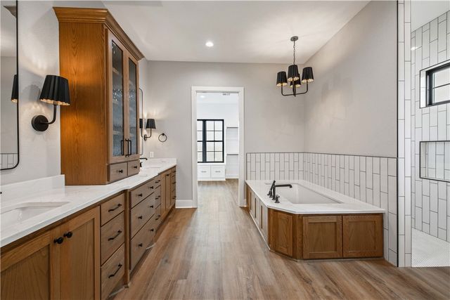 5439 Woodland Park Drive, College Station, TX 77845