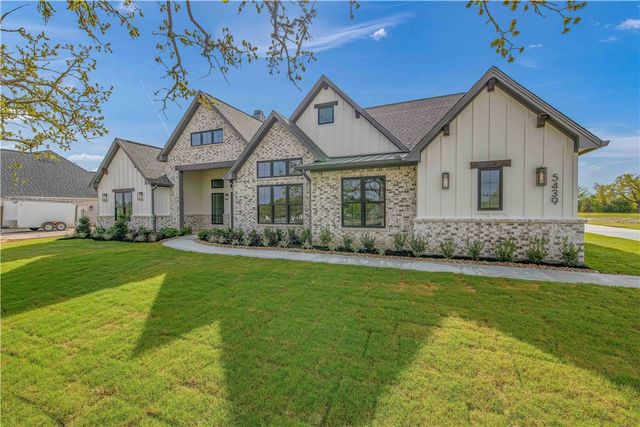 5439 Woodland Park Drive, College Station, TX 77845