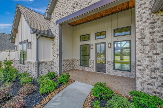 5439 Woodland Park Drive, College Station, TX 77845