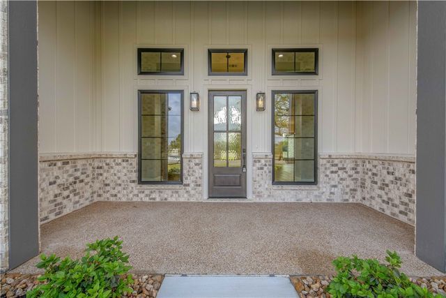 5439 Woodland Park Drive, College Station, TX 77845