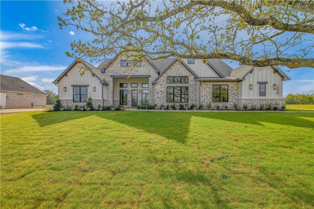 5439 Woodland Park Drive, College Station, TX 77845