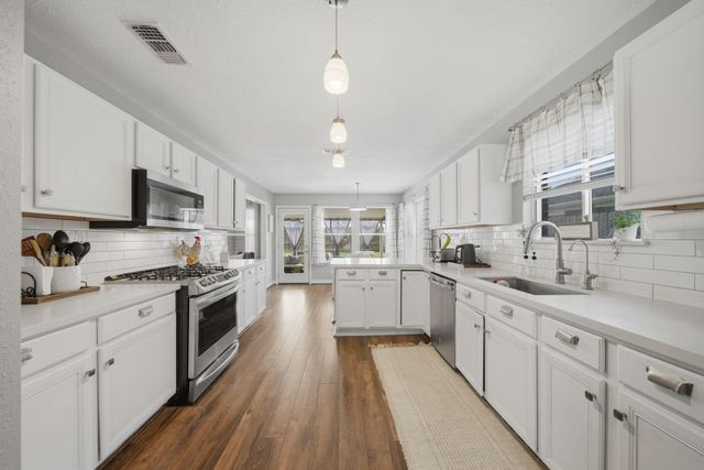 7214 Pembrough Lane, Katy, TX 77494