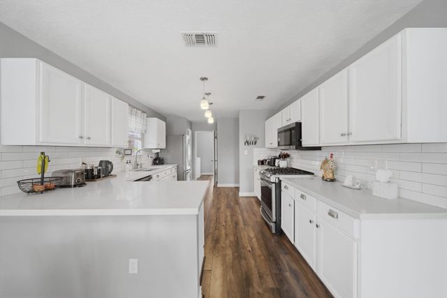 7214 Pembrough Lane, Katy, TX 77494