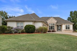 614 Stoecker Farm AVENUE, Mukwonago, WI 53149